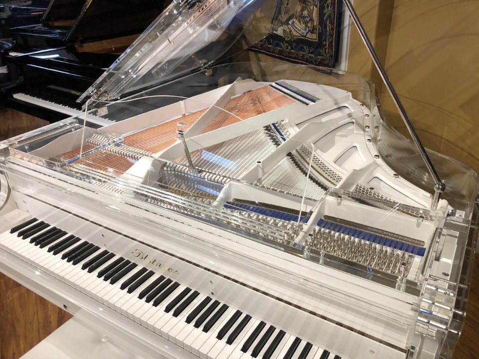稀有水晶钢琴以及Used斯坦威钢琴出售